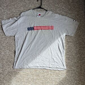 2002 Tommy Hilfiger Gray Tee with Flag Design